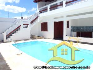 Casa - Sobrado com 4 dormitórios (sendo 1 suite(s)) a 30,00 metros praia.