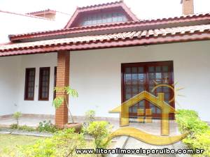 Casa - Sobrado com 4 dormitórios (sendo 1 suite(s)) a 30,00 metros praia.