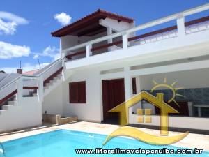 Casa - Sobrado com 4 dormitórios (sendo 1 suite(s)) a 30,00 metros praia.
