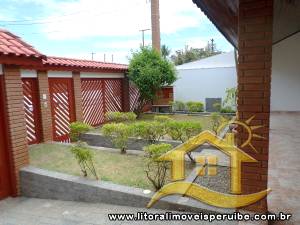 Casa - Sobrado com 4 dormitórios (sendo 1 suite(s)) a 30,00 metros praia.