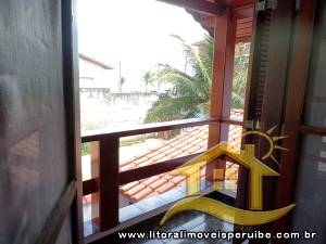 Casa - Sobrado com 4 dormitórios (sendo 1 suite(s)) a 30,00 metros praia.