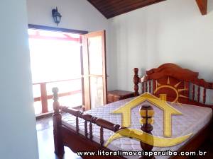 Casa - Sobrado com 4 dormitórios (sendo 1 suite(s)) a 30,00 metros praia.