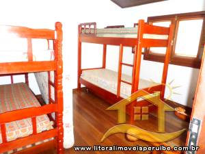 Casa - Sobrado com 4 dormitórios (sendo 1 suite(s)) a 30,00 metros praia.