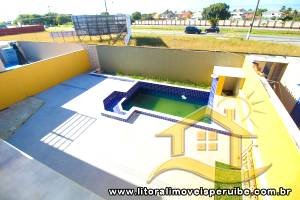 Casa - Assobradada com 4 dormitórios (sendo 4 suite(s)) a 1200,00 metros praia.