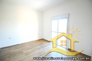 Casa - Assobradada com 4 dormitórios (sendo 4 suite(s)) a 1200,00 metros praia.