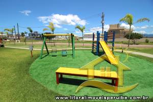 Casa - Assobradada com 4 dormitórios (sendo 4 suite(s)) a 1200,00 metros praia.