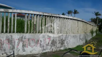 Terreno - Amplo com 0 dormitórios (sendo 0 suite(s)) a 0,00 metros praia.