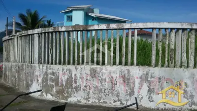 Terreno - Amplo com 0 dormitórios (sendo 0 suite(s)) a 0,00 metros praia.