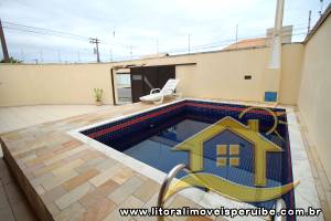 Casa - Térrea com 3 quartos (sendo 1 suite(s)) a 700,00 metros praia.