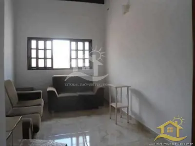 Casa - Térrea com 3 dormitórios (sendo 1 suite(s)) a 0,00 metros praia.