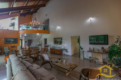 Casa - Sobrado com 4 dormitórios (sendo 4 suite(s)) a 3,00 metros praia.