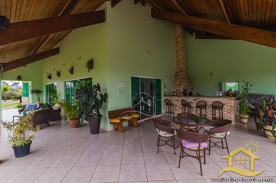 Casa - Sobrado com 4 dormitórios (sendo 4 suite(s)) a 3,00 metros praia.