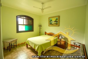 Casa - Térrea com piscina com 4 dormitórios (sendo 4 suite(s)) a 0,00 metros praia.