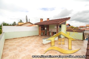 Casa - Térrea com piscina com 4 dormitórios (sendo 4 suite(s)) a 0,00 metros praia.