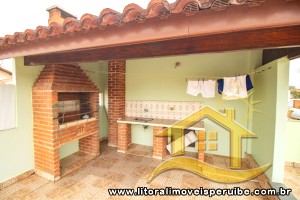 Casa - Térrea com piscina com 4 dormitórios (sendo 4 suite(s)) a 0,00 metros praia.