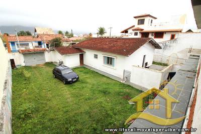 Casa para  no bairro Ribamar, em Peruíbe / SP.