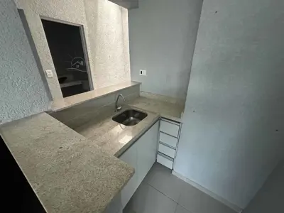 Casa - Térrea com 7 quartos (sendo 5 suite(s)) a 100,00 metros praia.