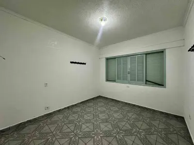 Casa - Térrea com 3 quartos (sendo 2 suite(s)) a 1000,00 metros praia.