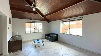 Casa - Mezanino com 4 dormitórios (sendo 1 suite(s)) a 600,00 metros praia.