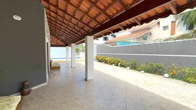 Casa - Mezanino com 4 dormitórios (sendo 1 suite(s)) a 600,00 metros praia.