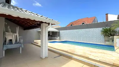 Casa - Mezanino com 4 dormitórios (sendo 1 suite(s)) a 600,00 metros praia.