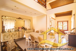 Casa - Térrea com 3 quartos (sendo 2 suite(s)) a 200,00 metros praia.