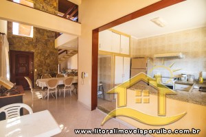 Casa - Térrea com 3 quartos (sendo 2 suite(s)) a 200,00 metros praia.