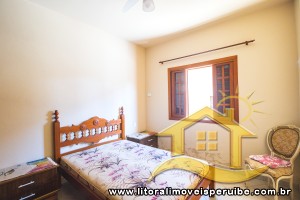 Casa - Térrea com 3 quartos (sendo 2 suite(s)) a 200,00 metros praia.