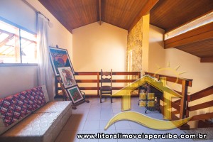 Casa - Térrea com 3 quartos (sendo 2 suite(s)) a 200,00 metros praia.