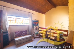 Casa - Térrea com 3 quartos (sendo 2 suite(s)) a 200,00 metros praia.