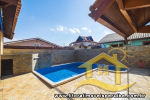 Casa - Térrea com 3 quartos (sendo 2 suite(s)) a 200,00 metros praia.