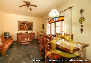 Casa - Térrea com piscina com 4 quartos (sendo 3 suite(s)) a 100,00 metros praia.