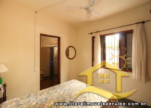 Casa - Térrea com piscina com 4 quartos (sendo 3 suite(s)) a 100,00 metros praia.