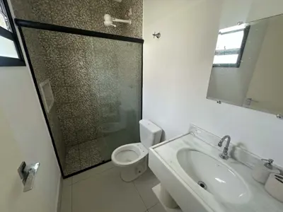 Casa - Térrea com 3 quartos (sendo 3 suite(s)) a 0,00 metros praia.