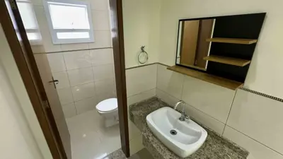 Casa - Sobrado com 4 quartos (sendo 4 suite(s)) a 1000,00 metros praia.