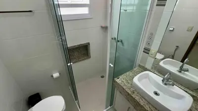 Casa - Sobrado com 4 quartos (sendo 4 suite(s)) a 1000,00 metros praia.