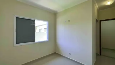 Casa - Sobrado com 4 quartos (sendo 4 suite(s)) a 1000,00 metros praia.