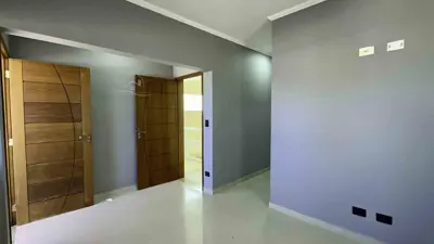 Casa - Sobrado com 4 quartos (sendo 4 suite(s)) a 1000,00 metros praia.