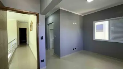 Casa - Sobrado com 4 quartos (sendo 4 suite(s)) a 1000,00 metros praia.