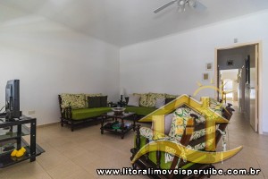 Casa - Térrea com 3 dormitórios (sendo 3 suite(s)) a 200,00 metros praia.