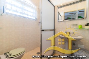 Casa - Térrea com 3 dormitórios (sendo 3 suite(s)) a 200,00 metros praia.