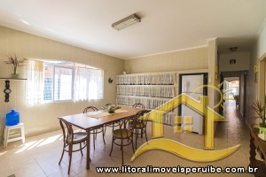 Casa - Térrea com 3 dormitórios (sendo 3 suite(s)) a 200,00 metros praia.