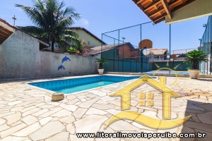 Casa - Térrea com 3 dormitórios (sendo 3 suite(s)) a 200,00 metros praia.