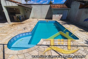 Casa - Térrea com 3 dormitórios (sendo 3 suite(s)) a 200,00 metros praia.