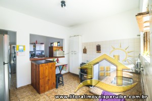 Casa - Térrea com 2 quartos (sendo 0 suite(s)) a 550,00 metros praia.