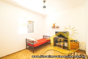 Casa - Térrea com 2 quartos (sendo 0 suite(s)) a 550,00 metros praia.