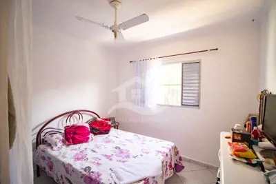 Casa - Térrea com 2 dormitórios (sendo 1 suite(s)) a 1000,00 metros praia.