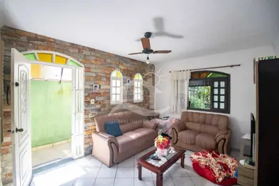 Casa - Térrea com 2 dormitórios (sendo 1 suite(s)) a 1000,00 metros praia.