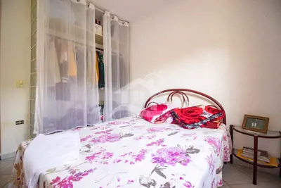 Casa - Térrea com 2 dormitórios (sendo 1 suite(s)) a 1000,00 metros praia.