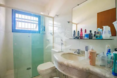 Casa - Térrea com 2 dormitórios (sendo 1 suite(s)) a 150,00 metros praia.